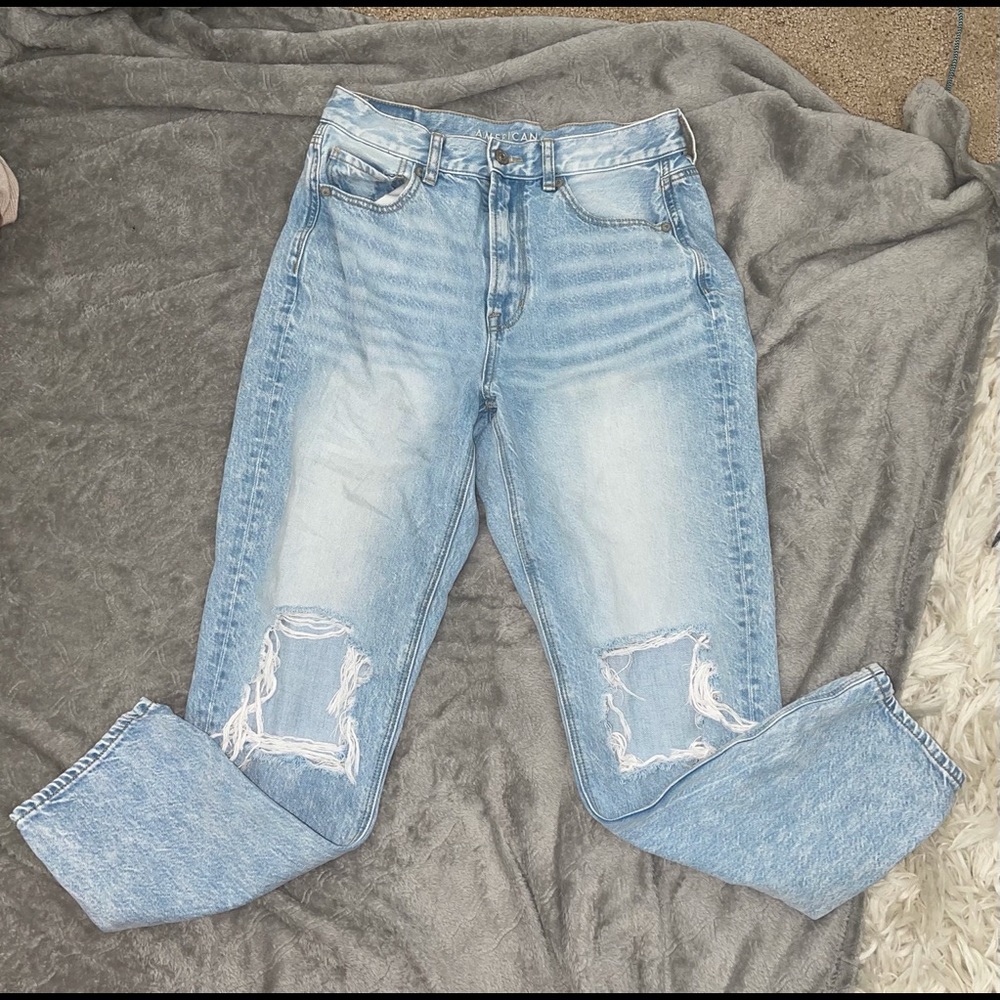 American Eagle Ripped Mom Jean